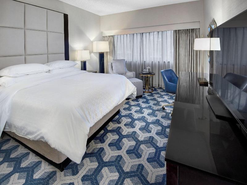 Sheraton Eatontown Hotel image
