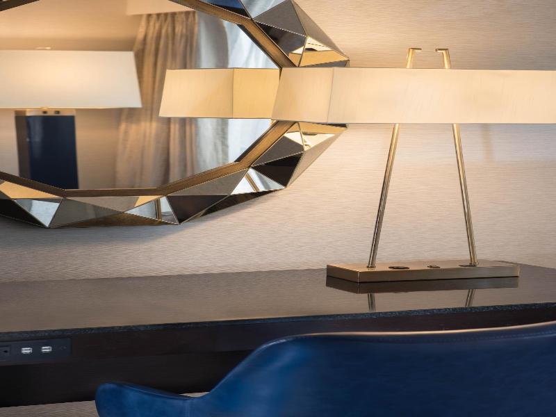 Sheraton Eatontown Hotel image