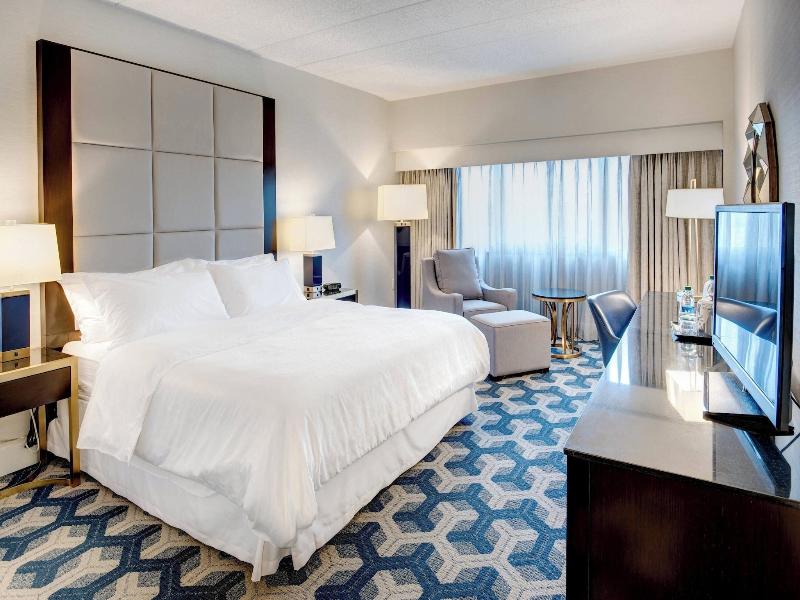 Sheraton Eatontown Hotel image