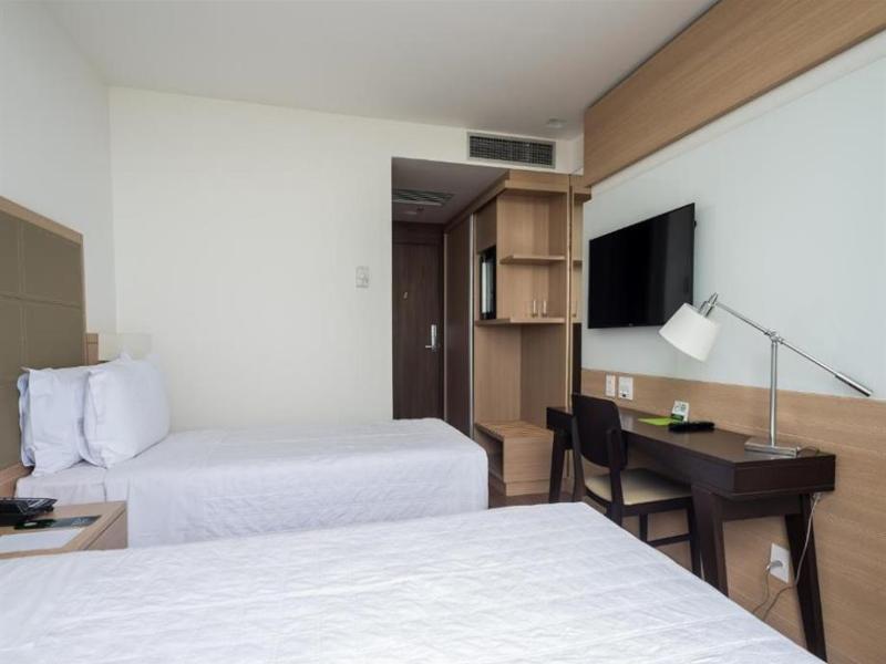 Americas Barra Hotel image