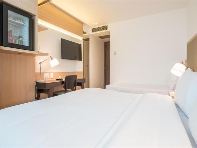 Americas Barra Hotel image