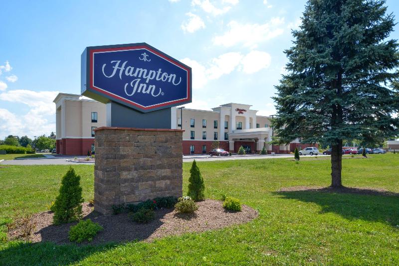 Hampton Inn Potsdam image