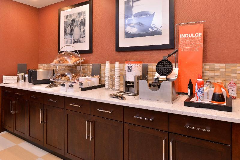 Hampton Inn Potsdam image
