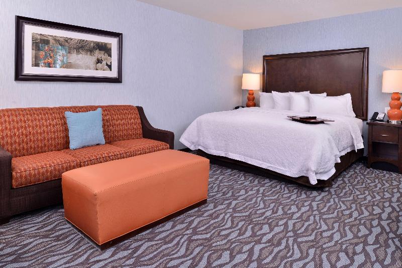 Hampton Inn Potsdam image