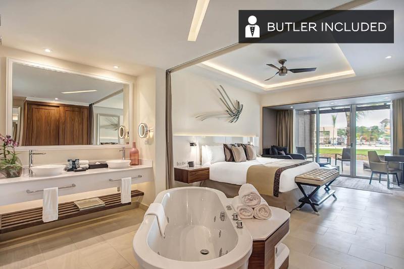 Royalton Blue Waters Autograph All-Inclusive Resor — Falmouth