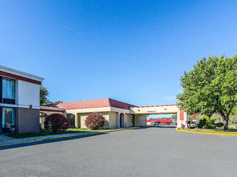 Econo Lodge Inn & Suites Southwest image
