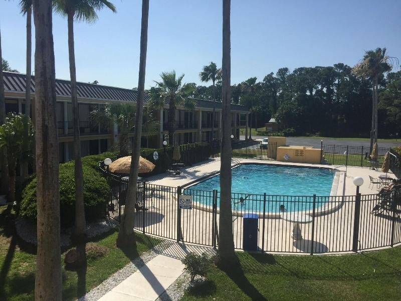 Econo Lodge Ormond Beach Area image