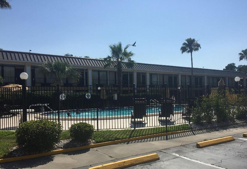 Econo Lodge Ormond Beach Area image