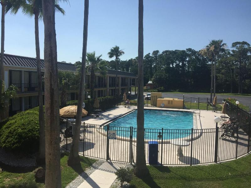 Econo Lodge Ormond Beach Area image