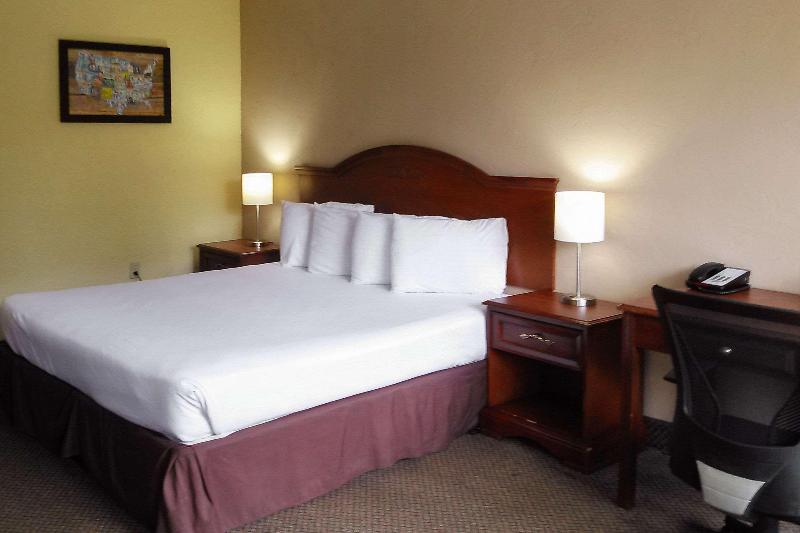 Econo Lodge Ormond Beach Area image