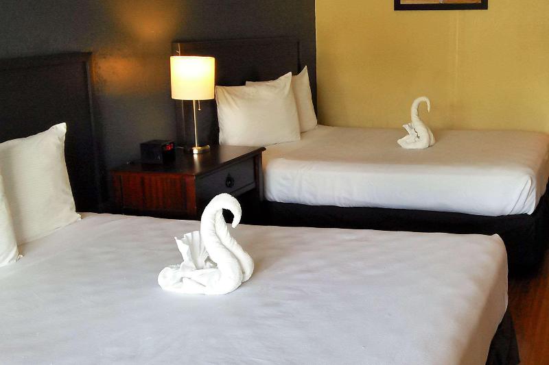 Econo Lodge Ormond Beach Area image