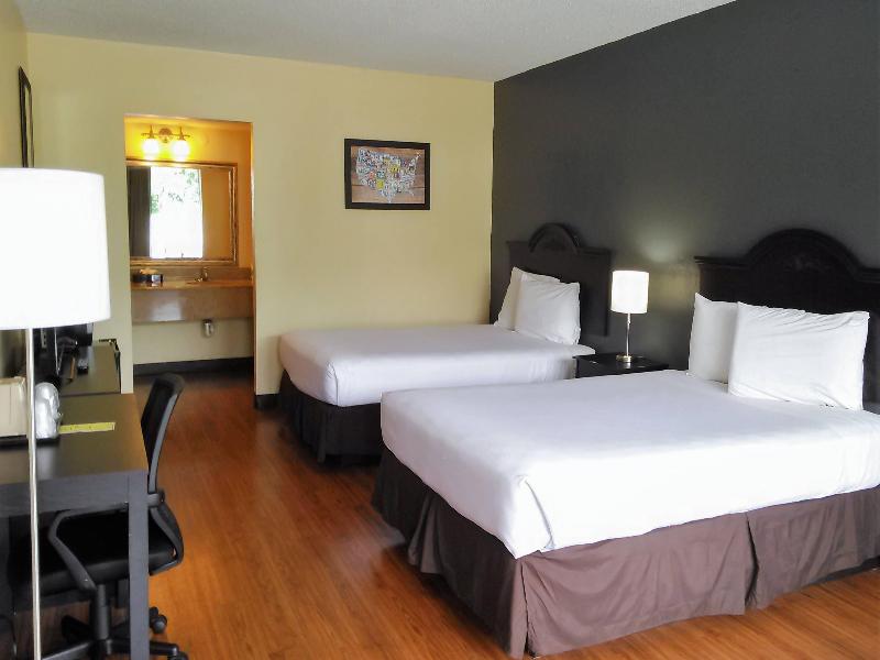 DOUBLE TWO DOUBLE BEDS