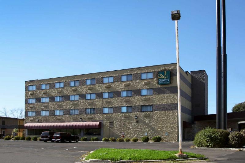 Quality Inn and Suites Beaver Dam