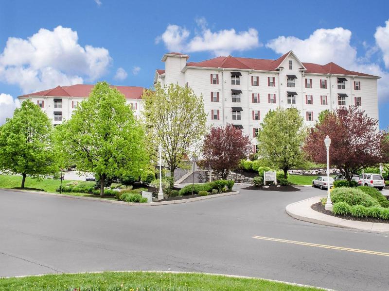 Bluegreen Vacations Suites at Hershey image