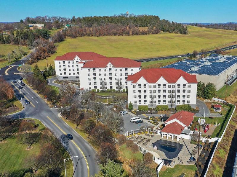 Bluegreen Vacations Suites at Hershey image