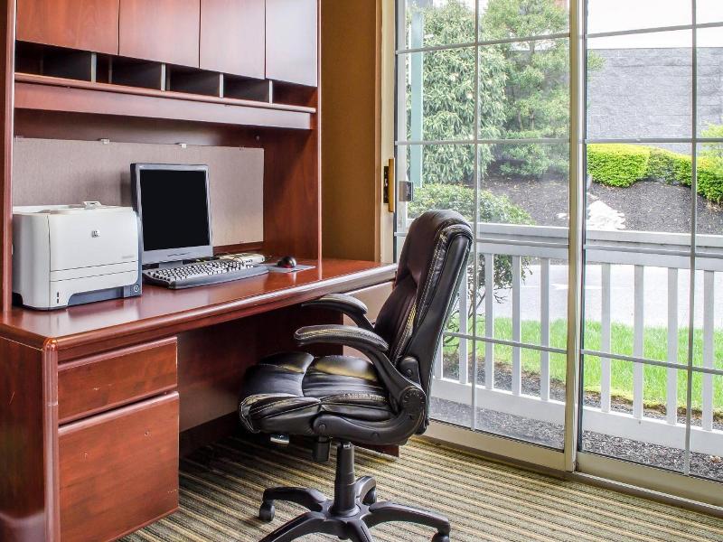 Bluegreen Vacations Suites at Hershey image