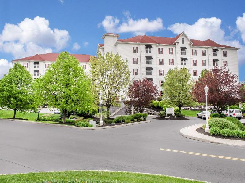 Bluegreen Vacations Suites at Hershey image