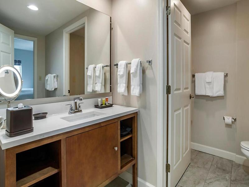Bluegreen Vacations Suites at Hershey image