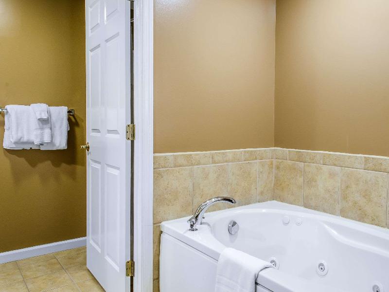 Bluegreen Vacations Suites at Hershey image