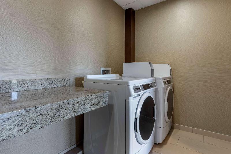 Comfort Suites Bridgeport - Clarksburg image