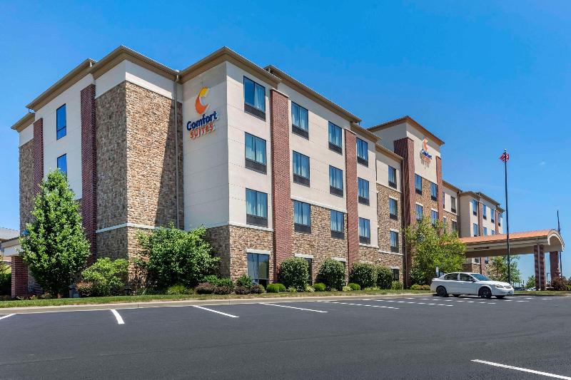 Comfort Suites Bridgeport - Clarksburg image
