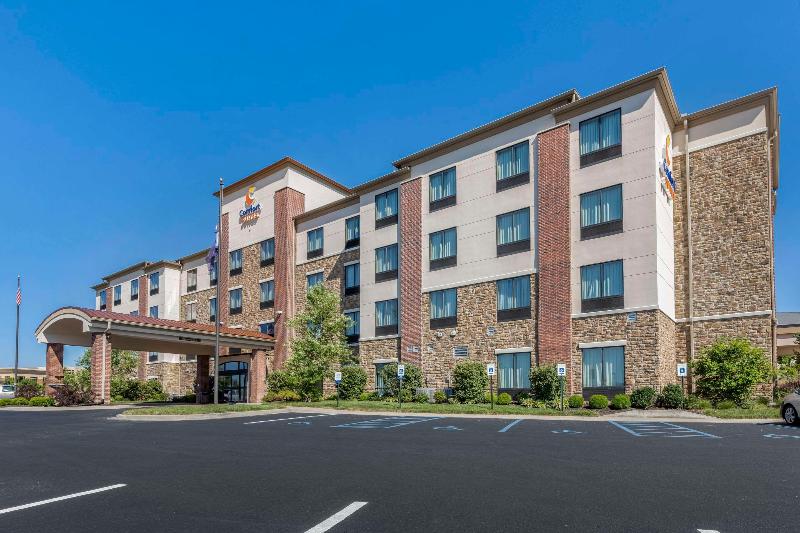 Comfort Suites Bridgeport - Clarksburg image