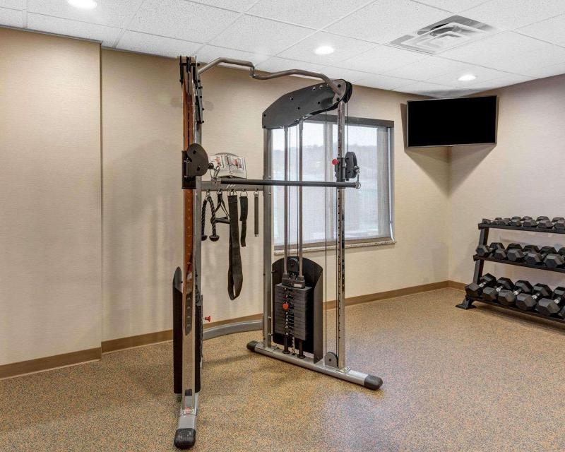 Comfort Suites Bridgeport - Clarksburg image
