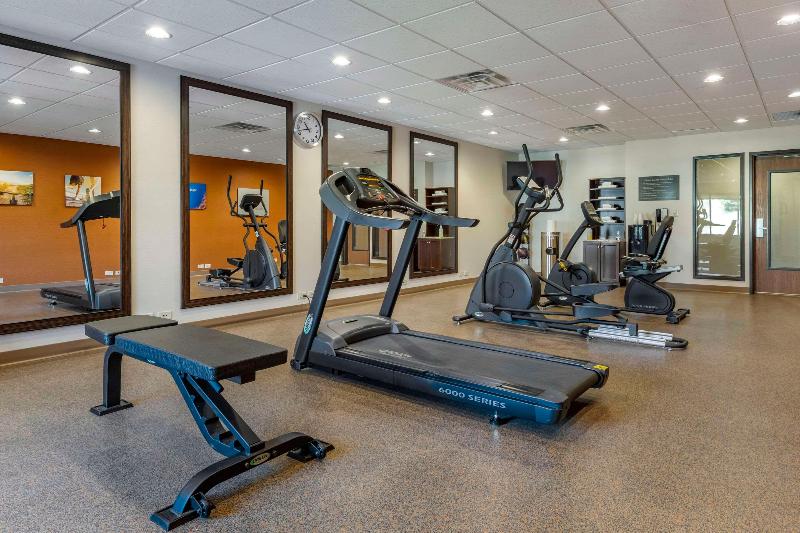 Comfort Suites Bridgeport - Clarksburg image