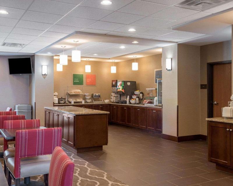 Comfort Suites Bridgeport - Clarksburg image