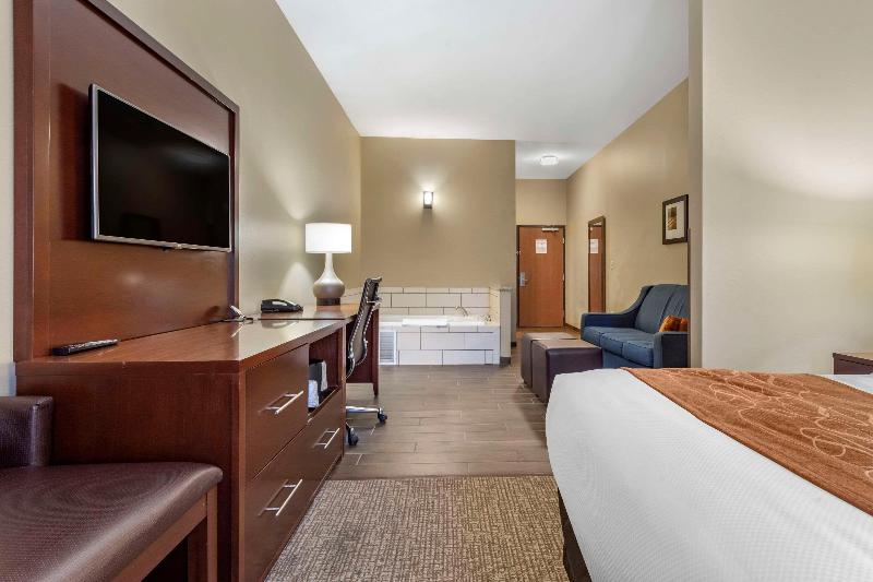 Comfort Suites Bridgeport - Clarksburg image