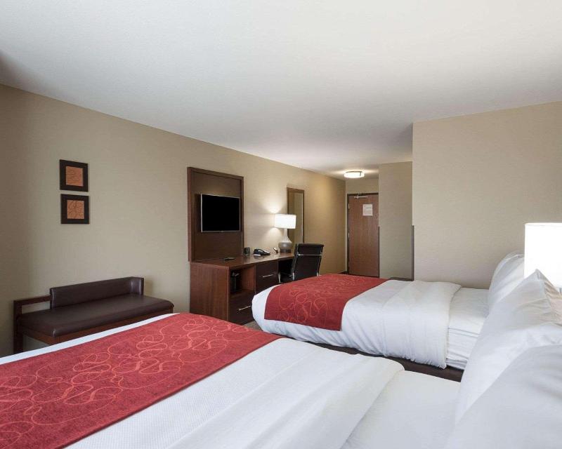 Comfort Suites Bridgeport - Clarksburg image