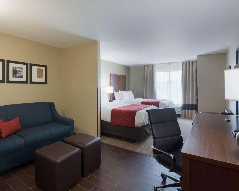 Comfort Suites Bridgeport - Clarksburg image