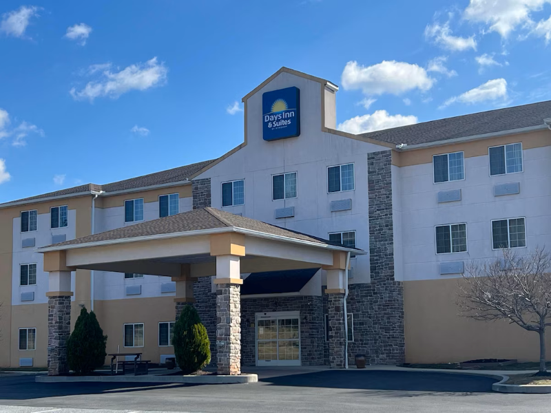Days Inn & Suites Manheim Lebanon — general view