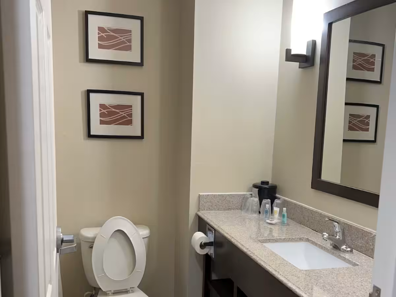 Days Inn & Suites Manheim Lebanon image