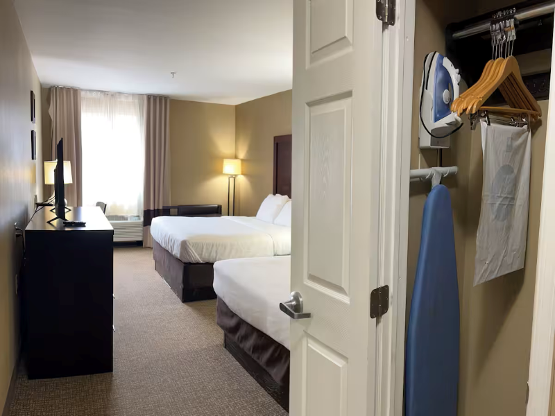 Days Inn & Suites Manheim Lebanon image