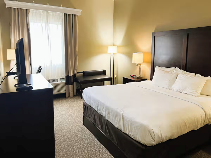 Days Inn & Suites Manheim Lebanon image