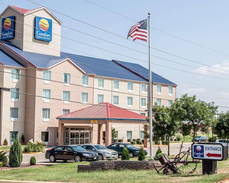 Comfort Inn & Suites image