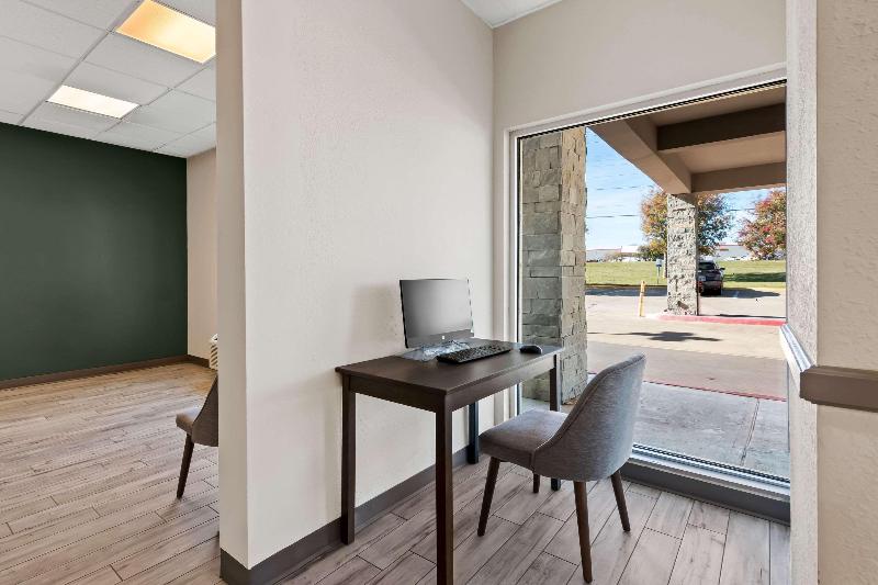Comfort Inn & Suites image