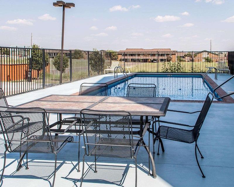 Comfort Inn & Suites image