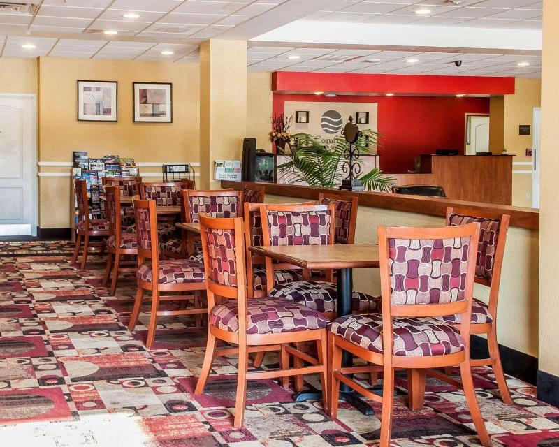 Comfort Inn & Suites image