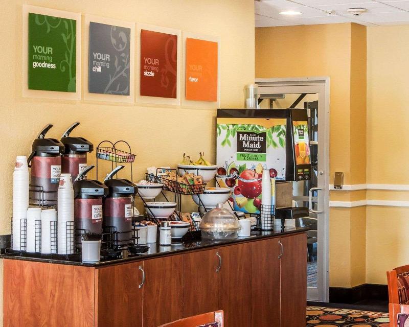 Comfort Inn & Suites image