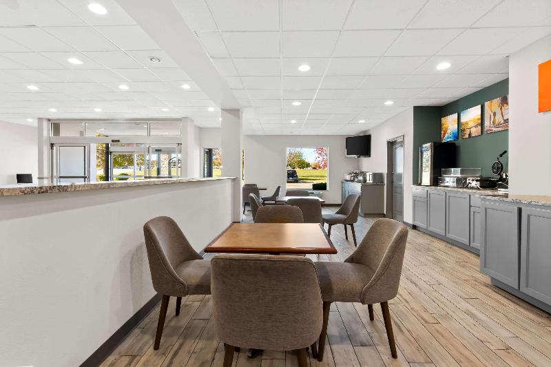 Comfort Inn & Suites image