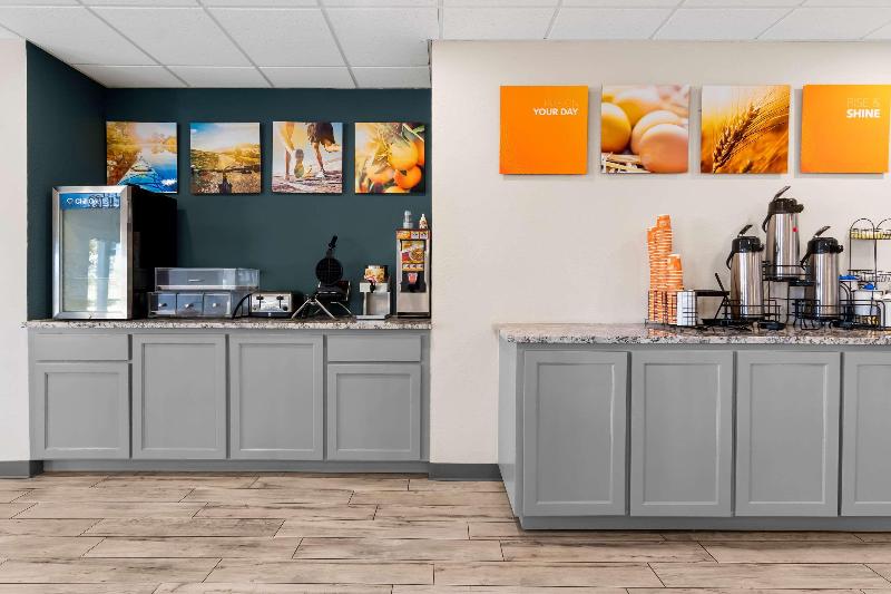 Comfort Inn & Suites image