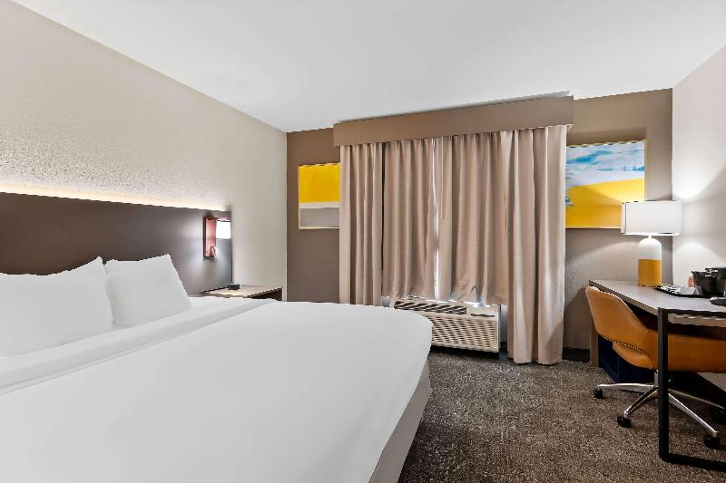 Comfort Inn & Suites image