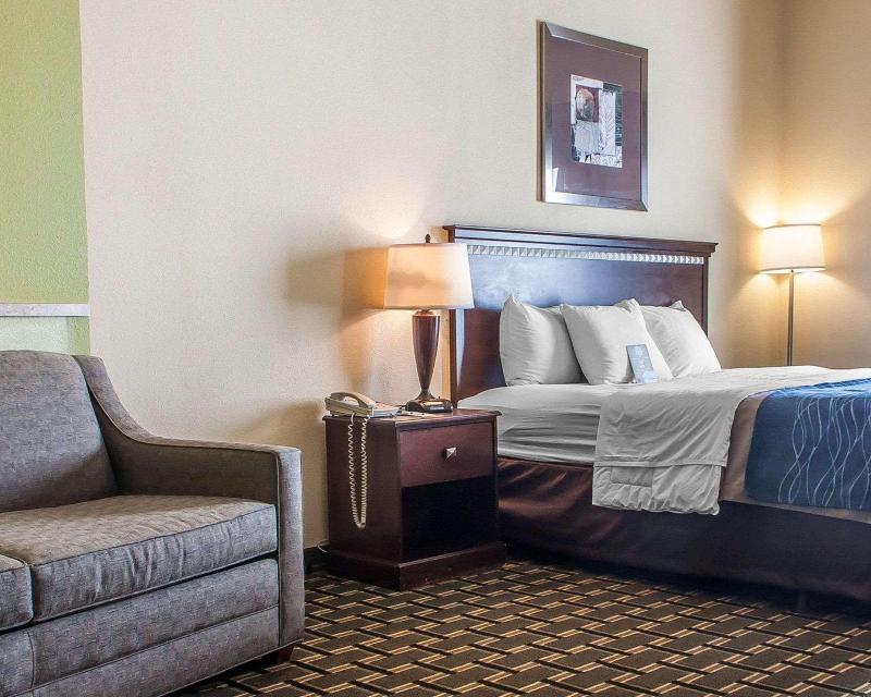 Comfort Inn & Suites image