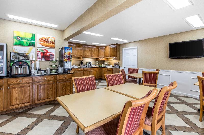 Quality Inn Thomaston image 1
