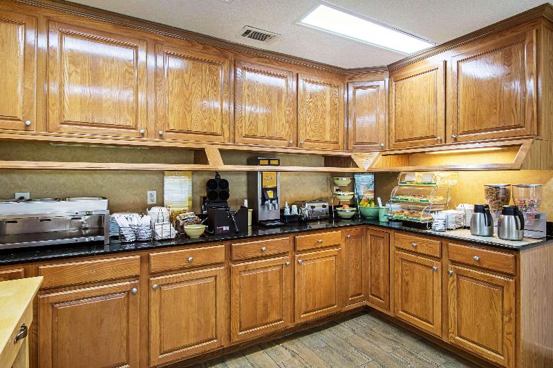 Quality Inn Thomaston image 10