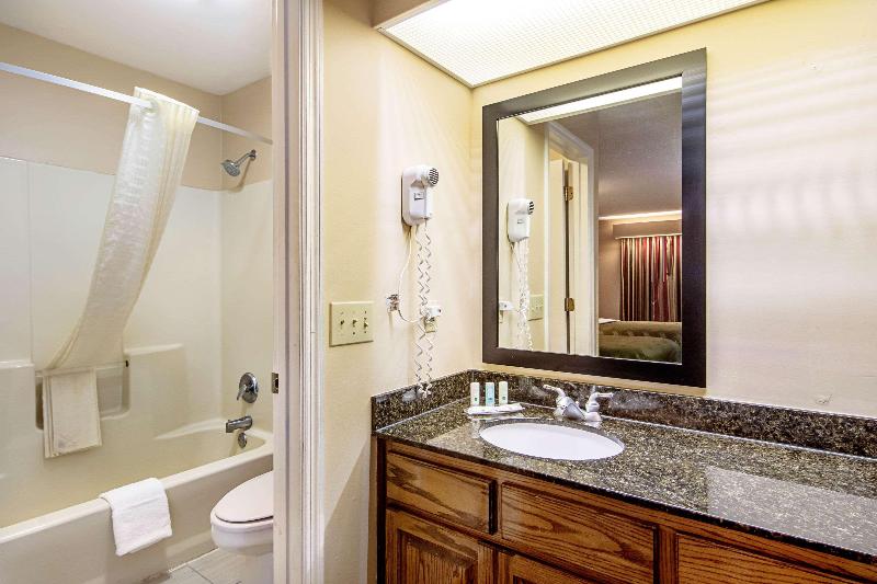 Quality Inn Thomaston image