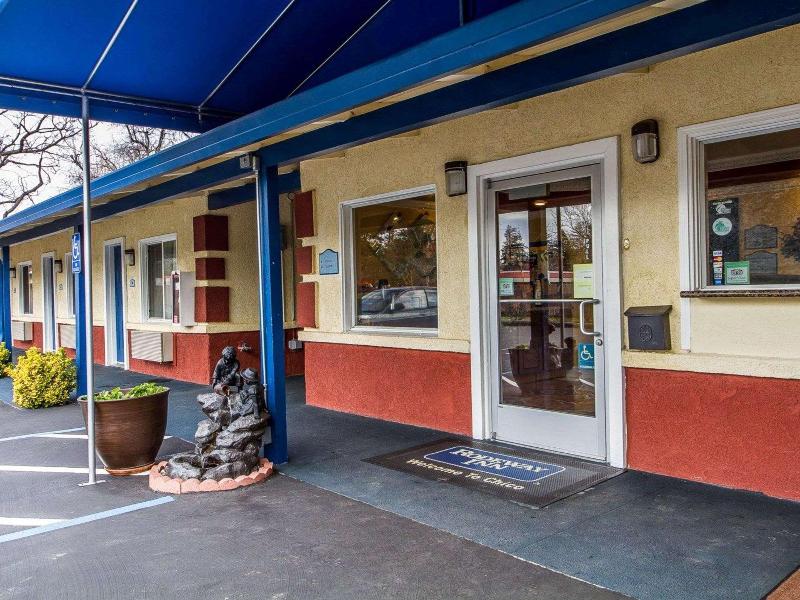Sycamore Inn Chico image