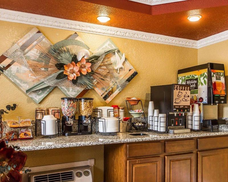 Sycamore Inn Chico image